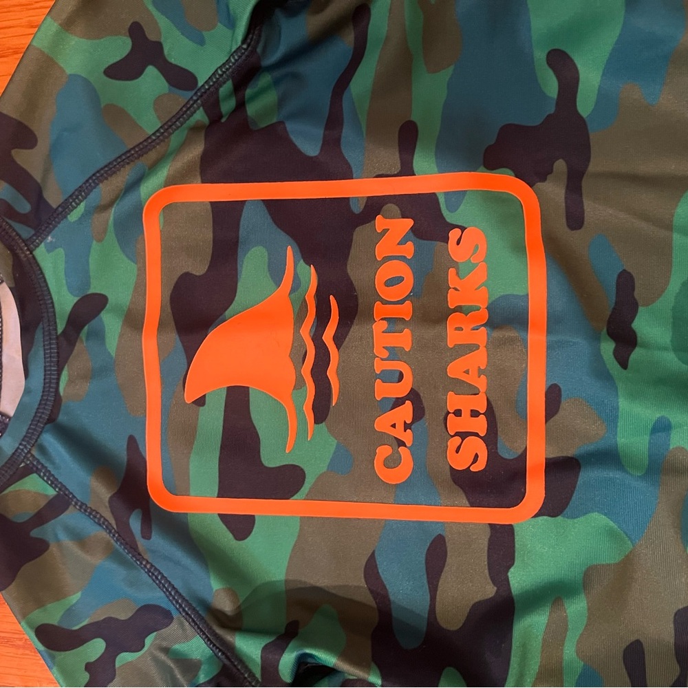 GAP Kids Green and Blue Camouflage Rashguard Set like new - Picture 2 of 6